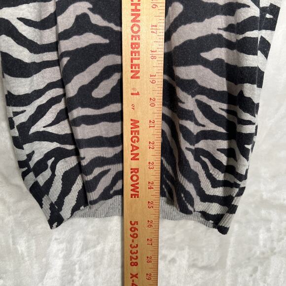 Express Y2K Women’s Sweater Size S Animal Print Zebra V Neck Long Sleeves - Picture 7 of 12